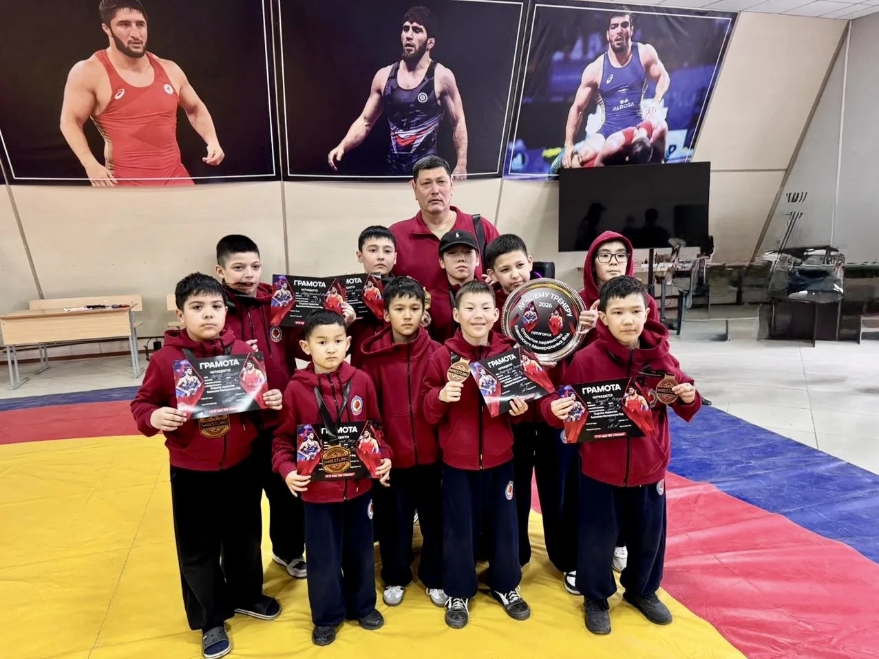 Успехи юных борцов.